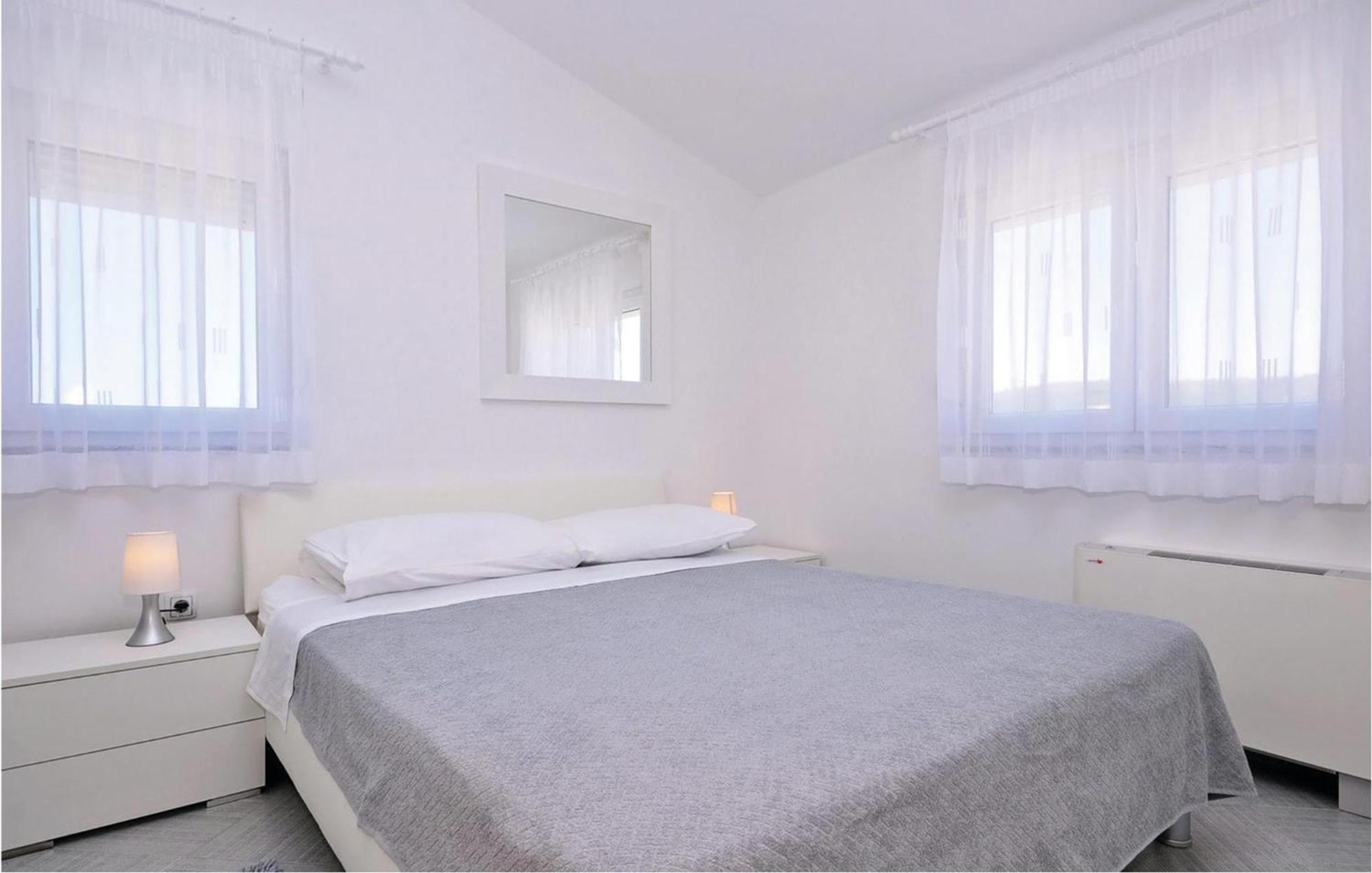 1 Bedroom Cozy Apartment In Bibinje Eksteriør billede